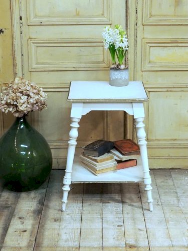 Francine, la table d'appoint patinée N°661