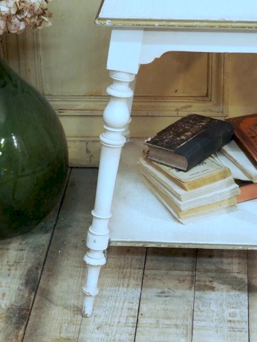 Francine, la table d'appoint patinée N°661