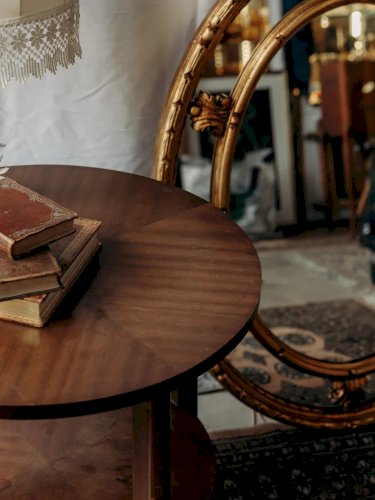 Francine, la table d'appoint ronde en bois N°531