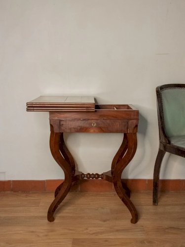 Francine, la table de jeux en bois N°524