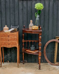 Francine, the wooden corner unit No. 448