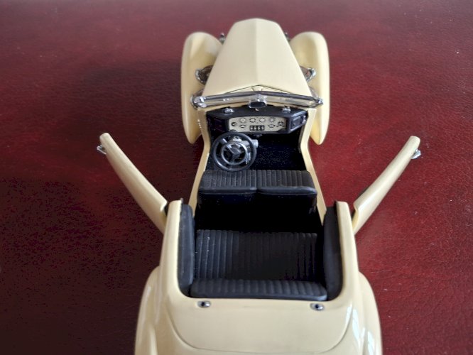 Franklin Mint Cord 812 Phaeton coupé 1937 1/24