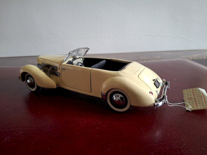 Franklin Mint Cord 812 Phaeton coupé 1937 1/24