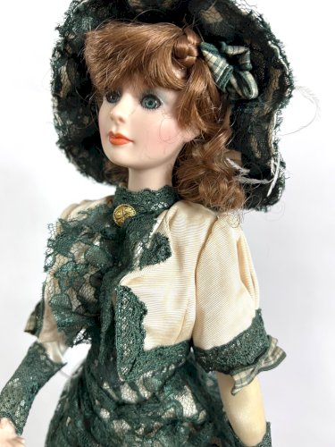 Franklin Mint Laureen County Londonderry Doll Ann Jackson Porcelain