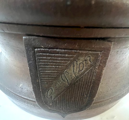 " G PILON " Groupe en régule patiné XX siècle