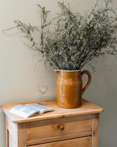 Gabrielle, the earthenware pitcher No. 49