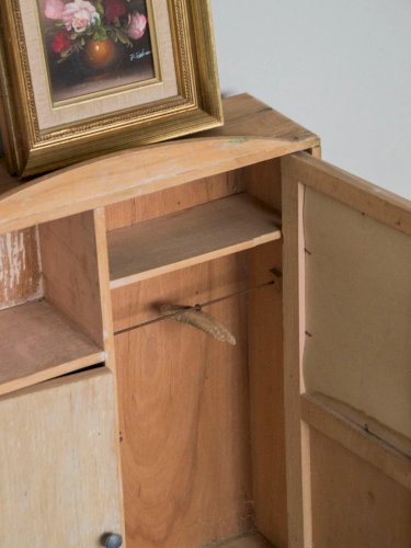 Gaëlle, la grande armoire à pharmacie patinée N°258