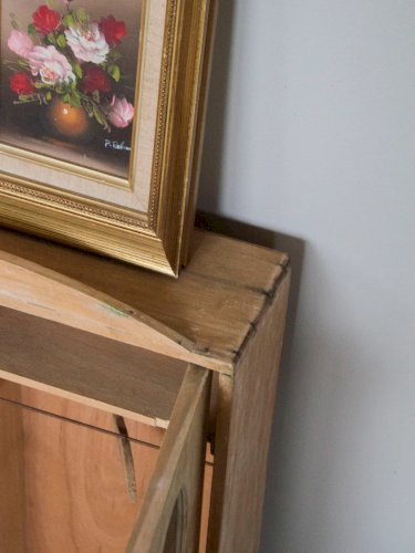 Gaëlle, la grande armoire à pharmacie patinée N°258