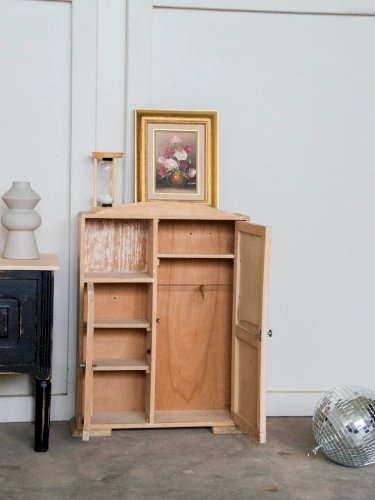 Gaëlle, la grande armoire à pharmacie patinée N°258