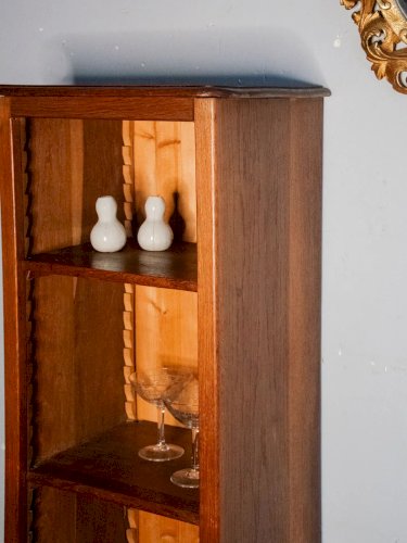 Gaëlle, la grande étagère en bois foncé N°286