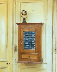 Gaëlle, the small wooden entrance cabinet No. 686