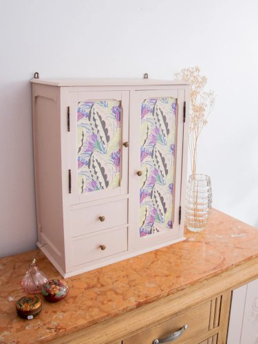 Gaëlle, l'armoire à pharmacie N°136