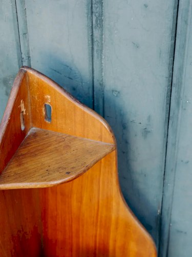 Gaëlle, l'étagère d'angle en bois N°99