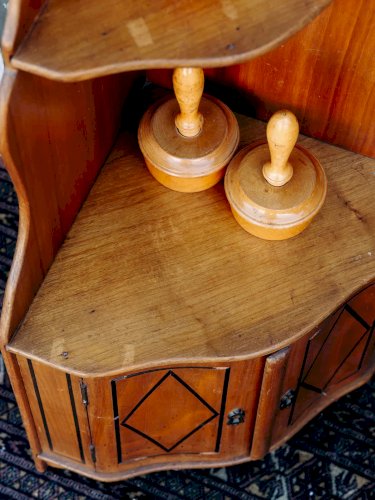 Gaëlle, l'étagère d'angle en bois N°99