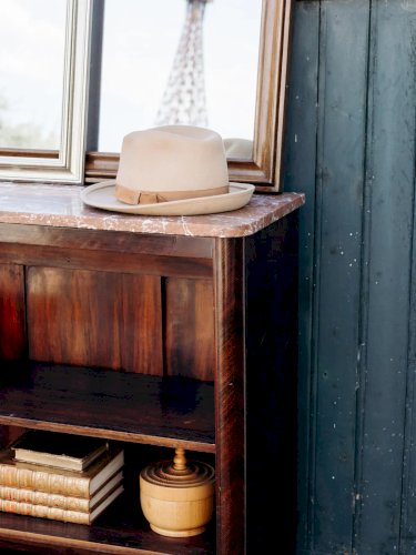 Gaëlle, l'étagère en bois et en marbre N°100