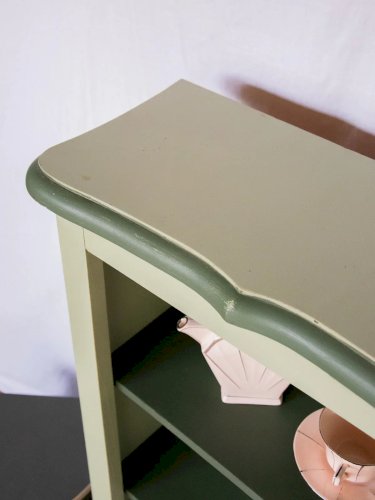 Gaëlle, l'étagère en bois verte patinée N°269