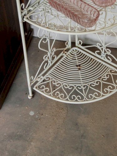 Gaëlle, l'étagère pliante en fer blanc N°210