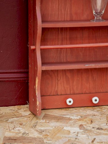 Gaëlle, l'étagère rouge en bois N°97