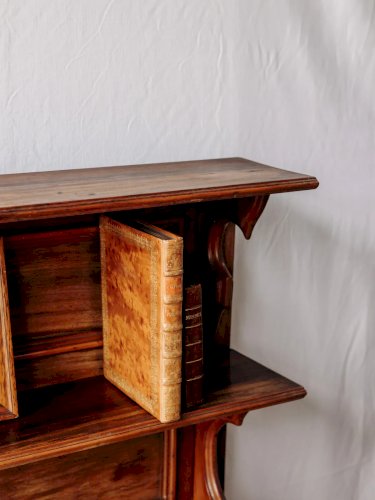 Gaëlle, l'étagère Saint Hubert en bois N°699