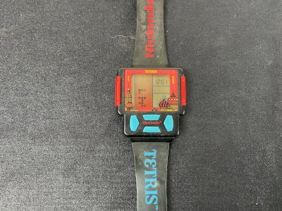 Game Watch Nintendo montre TETRIS