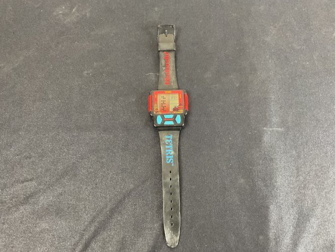 Game Watch Nintendo montre TETRIS