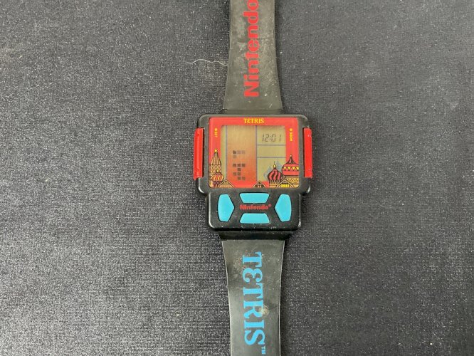 Game Watch Nintendo montre TETRIS