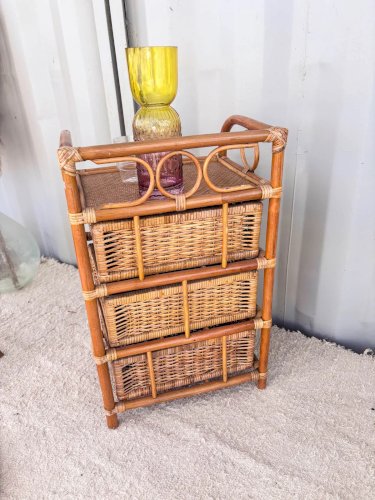 Garance, la petite commode en rotin N°117