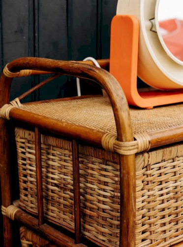 Garance, la petite commode en rotin N°133