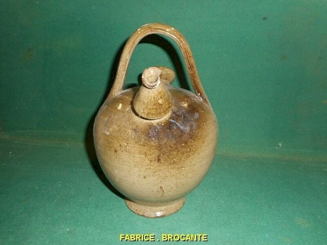 GARGOULETTE ANCIENNE EN TERRE VERNISSEE