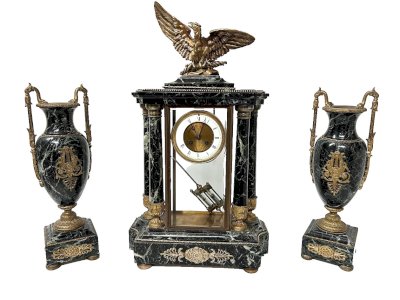 Garniture de cheminée de style Empire en marbre vert de mer XIX siècle