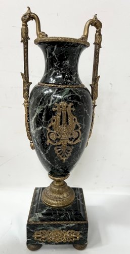 Garniture de cheminée de style Empire en marbre vert de mer XIX siècle