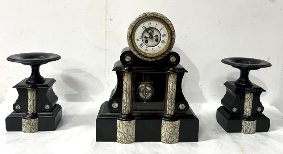 Garniture de cheminée Napoléon III en marbre XIX siècle