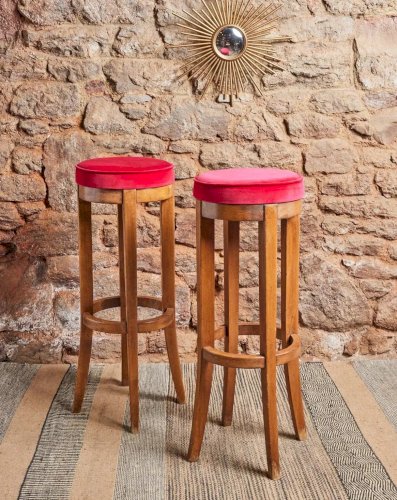 Gaston, la paire de tabourets de bar en bois N°120