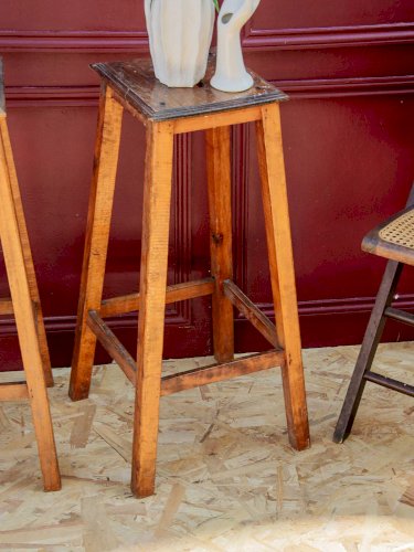 Gaston, la paire de tabourets de bar en bois N°89