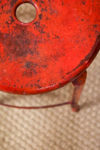 Gaston, le tabouret d'atelier rouge N°121
