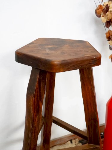 Gaston, le tabouret de bar en bois N°128