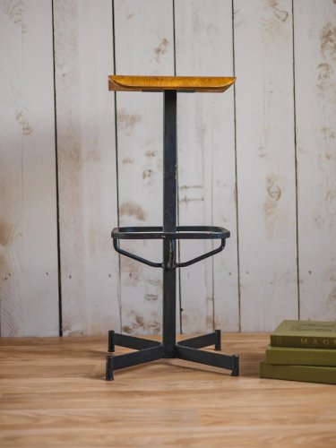 Gaston, le tabouret de bar en métal N°123