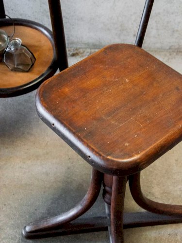 Gaston, le tabouret de bar N°97