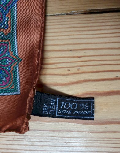 Gavroche 43 X 43 Pierre Cardin 100% pure soie
