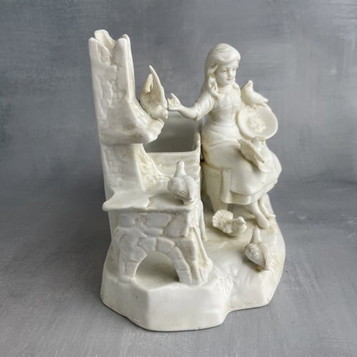GEOBEL WG Statuette figurine porcelaine biscuit Jeune fille aux oiseaux