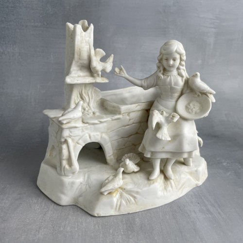 GEOBEL WG Statuette figurine porcelaine biscuit Jeune fille aux oiseaux