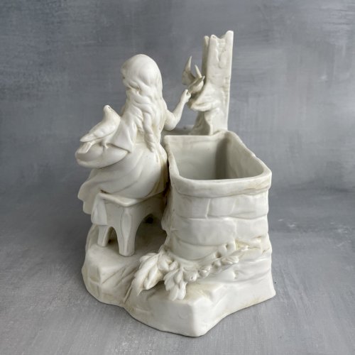 GEOBEL WG Statuette figurine porcelaine biscuit Jeune fille aux oiseaux