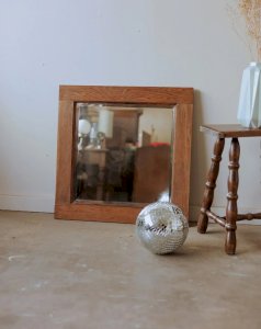 Georges, le miroir carré en chêne N°994