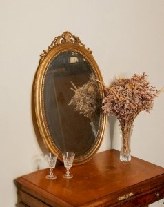 Georges, the golden oval mirror No. 839