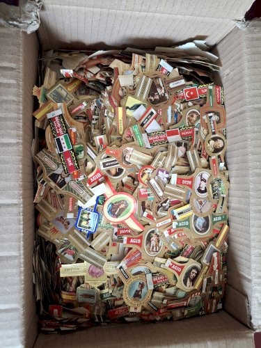 Gigantesque collection de 10000 bagues de cigares principalement Belgique 1945-1978