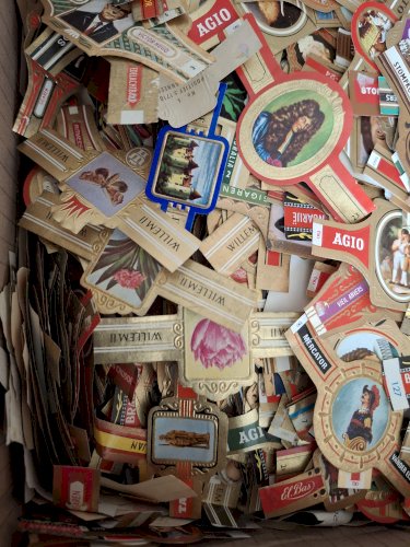 Gigantesque collection de 10000 bagues de cigares principalement Belgique 1945-1978