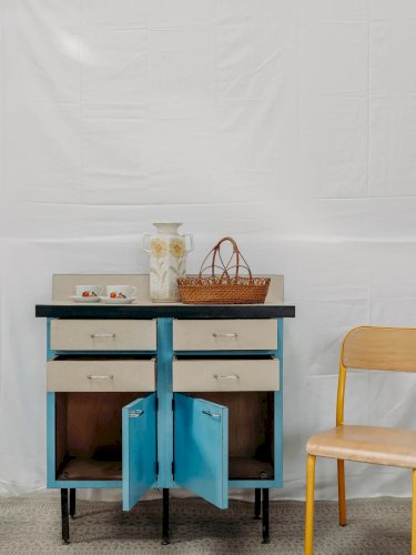 Gilbert, le buffet bleu en formica N°451