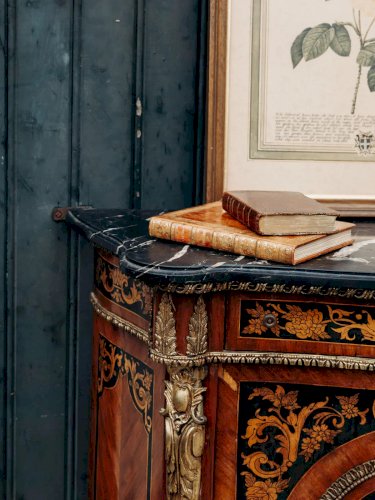 Gilbert, le buffet en bois et marbre noir N°688