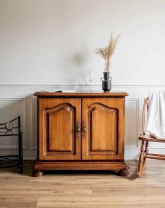Gilbert, the wooden sideboard No. 229