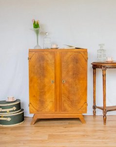 Gilbert, the wooden sideboard No. 622